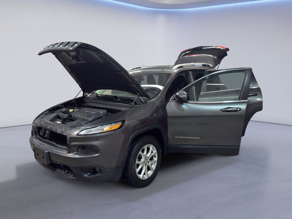 Used 2016 Jeep Cherokee Latitude w/ Safety/Convenience Group AWD/4WD image 9