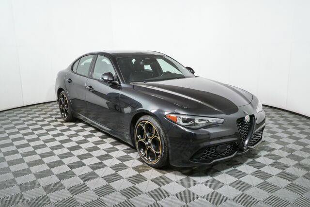 Used 2025 Alfa Romeo Giulia w/ Driving Assist Package RWD image 29