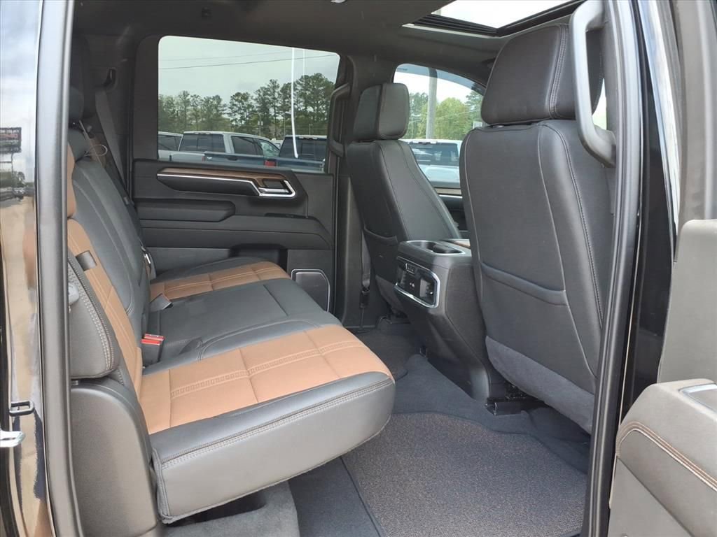 Used 2024 Chevrolet Silverado 3500 High Country w/ High Country Premium Package AWD/4WD image 13