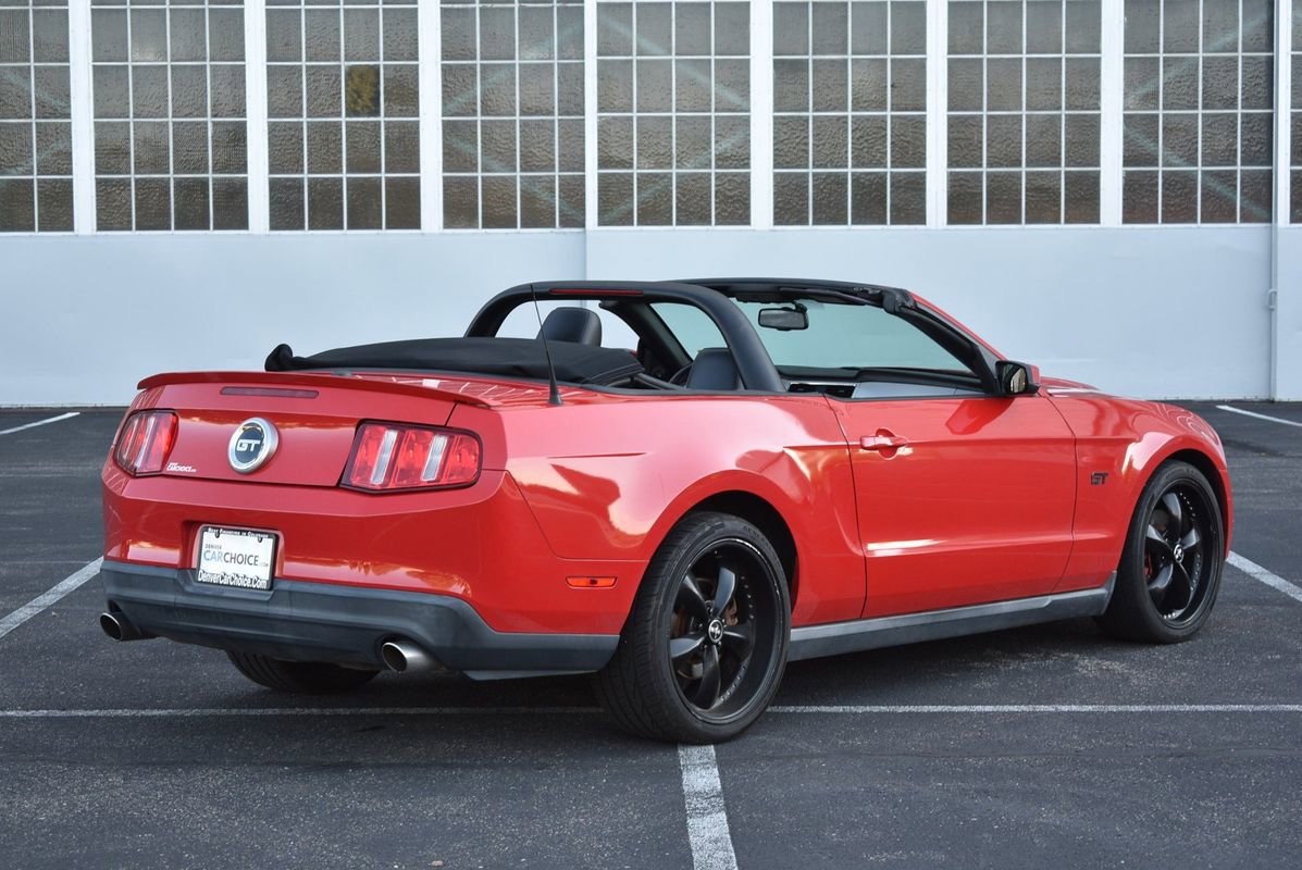 Used 2010 Ford Mustang GT image 6