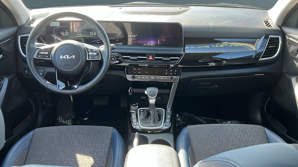 Used 2025 Kia Seltos S image 6