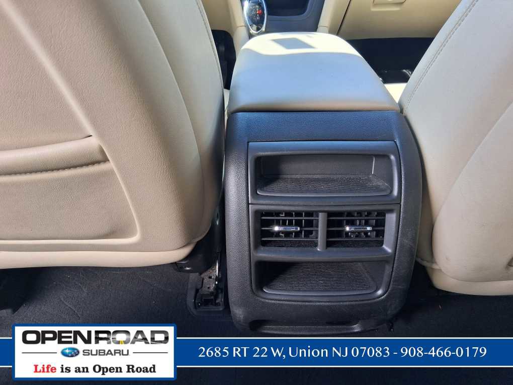 Used 2018 Cadillac XT5 Luxury w/ Driver Awareness Package image 19