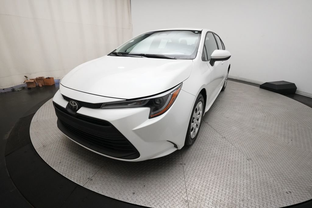 Used 2025 Toyota Corolla LE FWD image 12