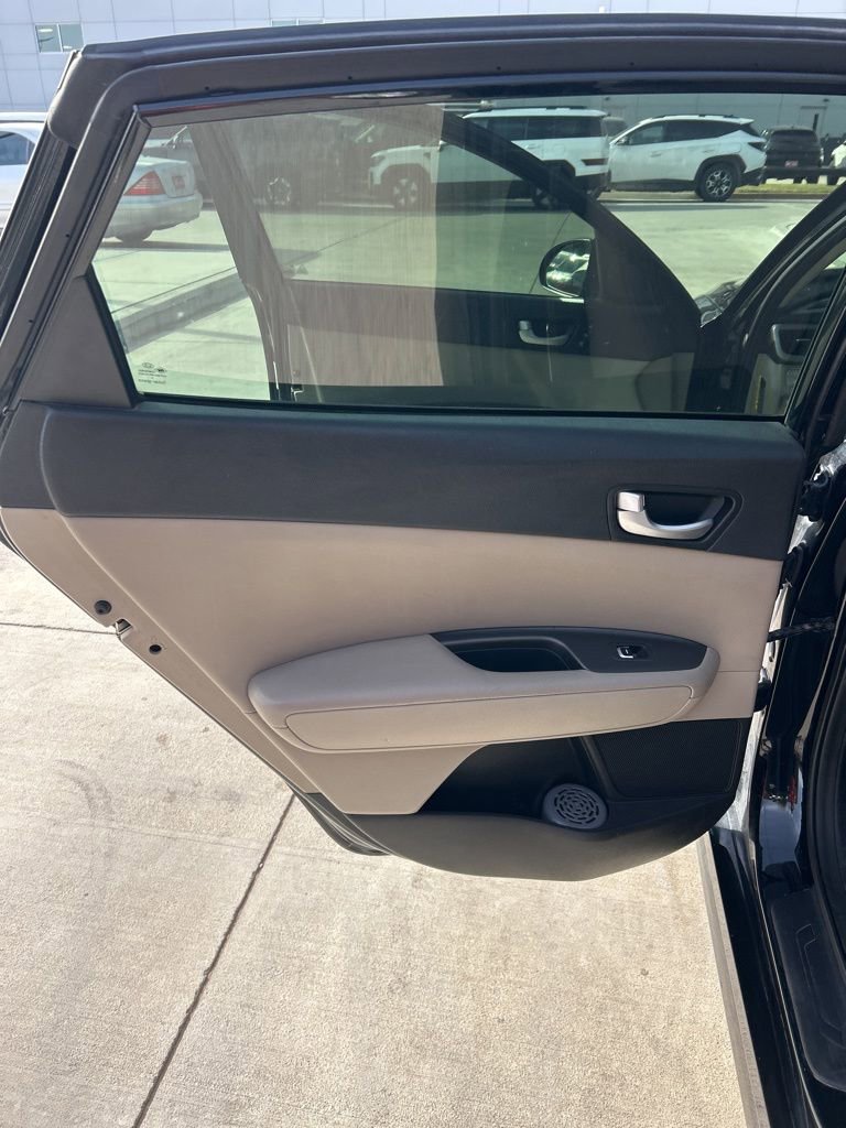 Used 2016 Kia Optima LX w/ LX Convenience Package image 12