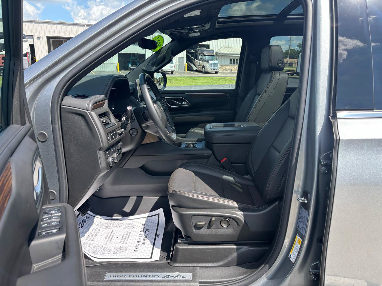 Used 2024 Chevrolet Tahoe High Country w/ Premium Package AWD/4WD image 9
