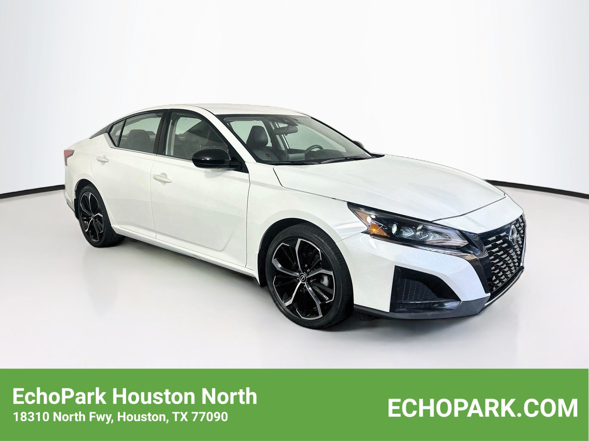 Used 2023 Nissan Altima 2.5 SR FWD image 1