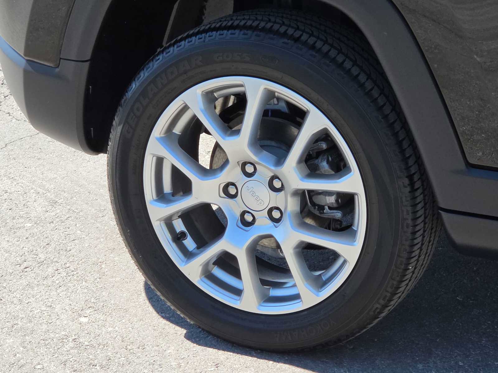 Used 2024 Jeep Compass Latitude image 12