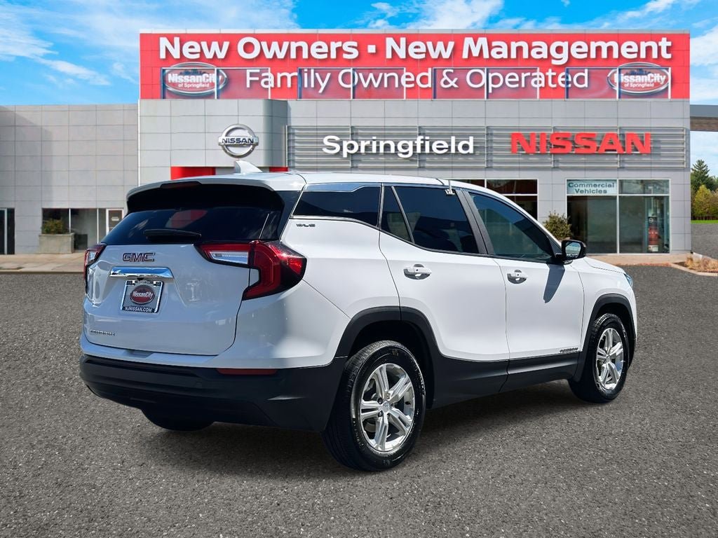 Used 2024 GMC Terrain SLE image 5