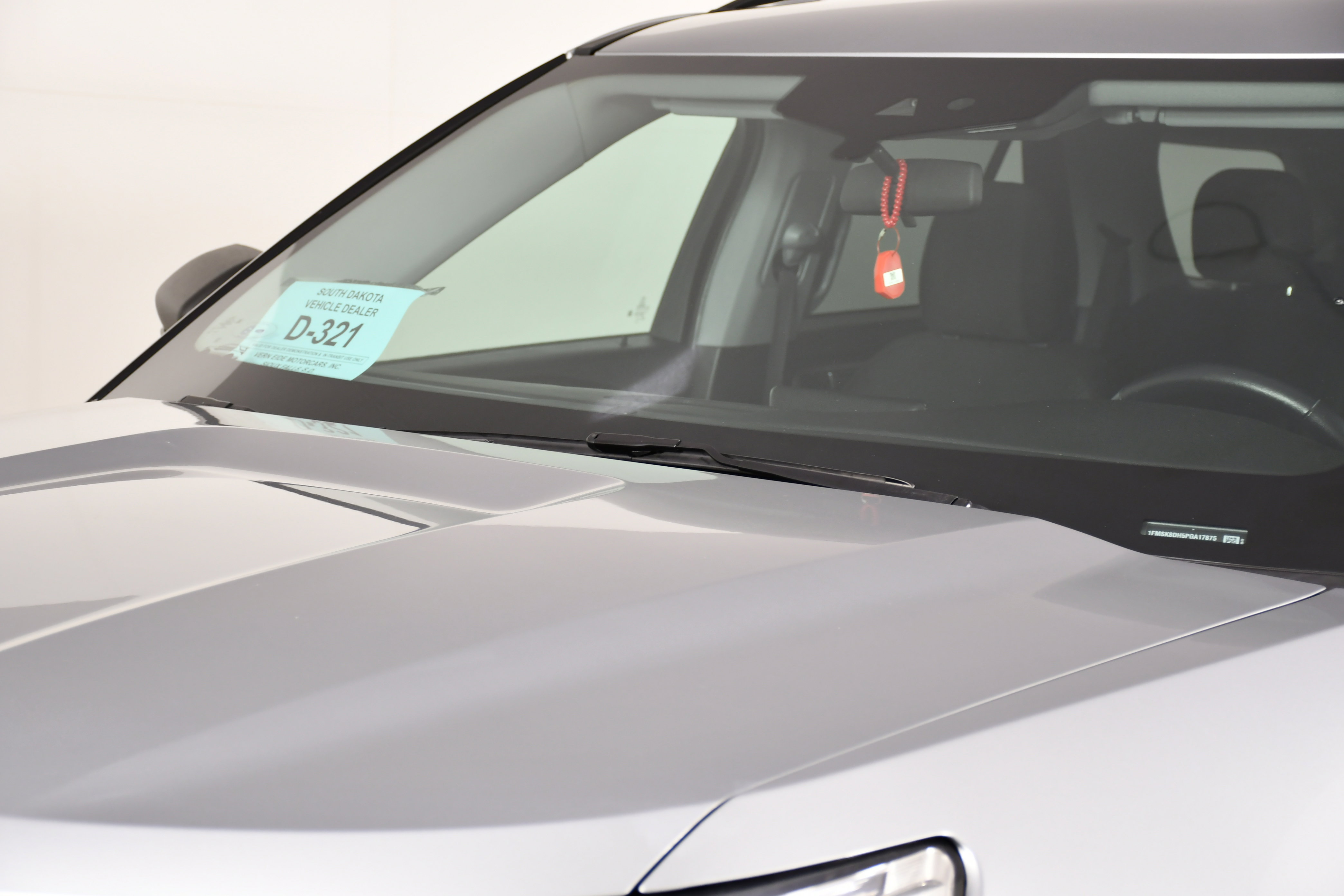 Used 2023 Ford Explorer XLT image 12