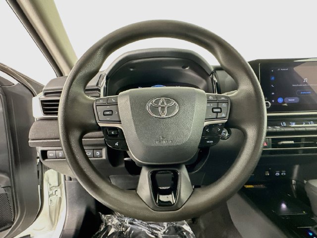 Used 2025 Toyota Camry LE FWD image 13