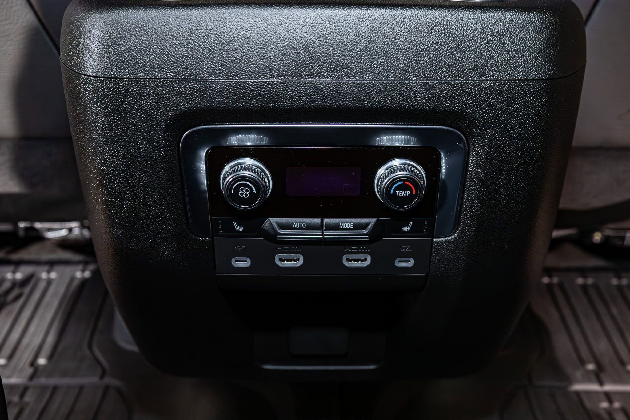 Used 2024 GMC Yukon XL Denali w/ Denali Reserve Package image 23