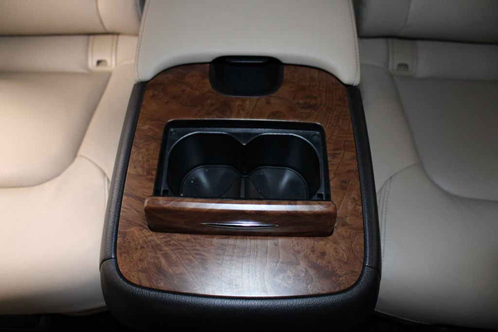 Used 2024 Nissan Armada SL w/ Captain's Chairs Package image 38