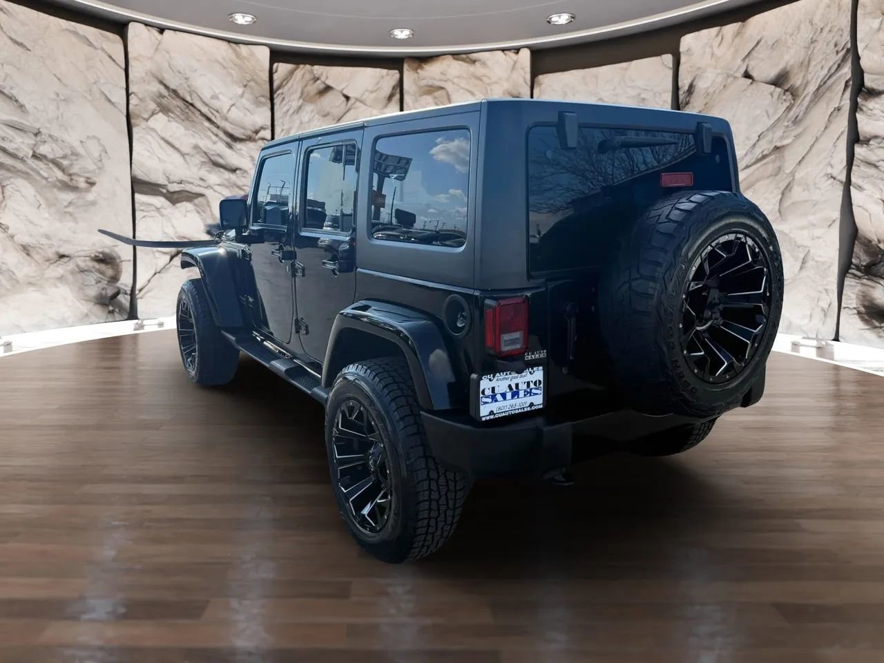 Used 2018 Jeep Wrangler Unlimited Sahara w/ Connectivity Group image 3