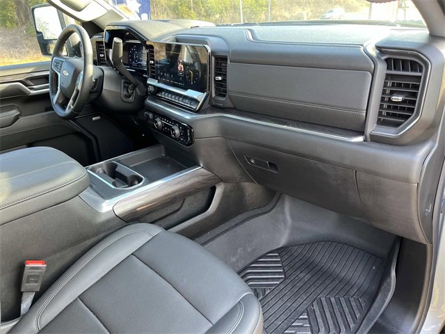 Used 2025 Chevrolet Silverado 2500 LTZ w/ LTZ Convenience Package image 22