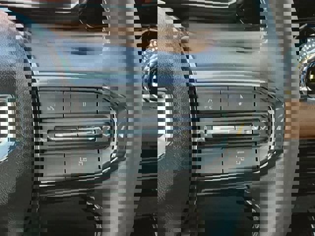 Used 2024 GMC Canyon AT4 image 16