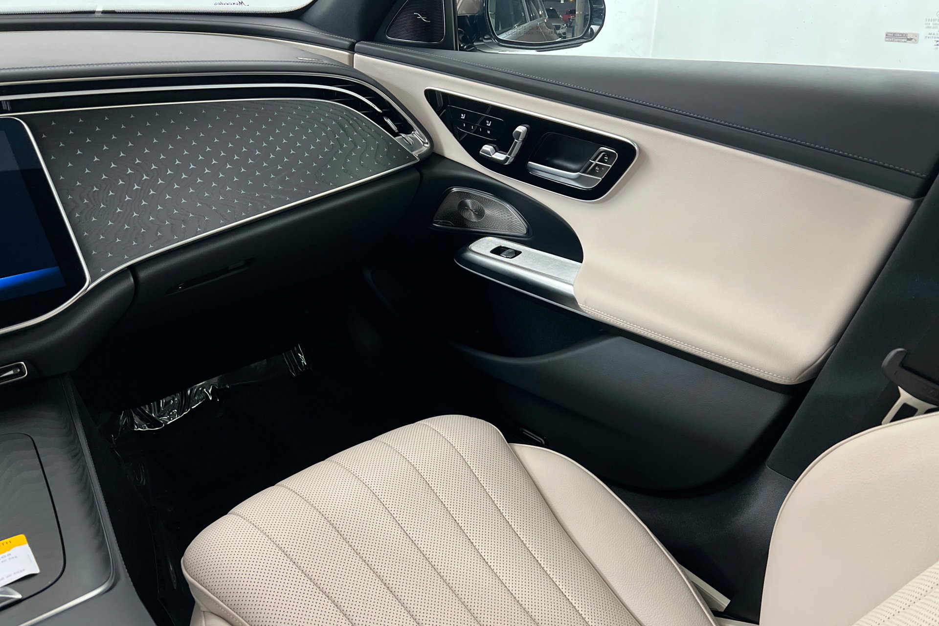 New 2026 Mercedes-Benz E 350 4MATIC Sedan image 10
