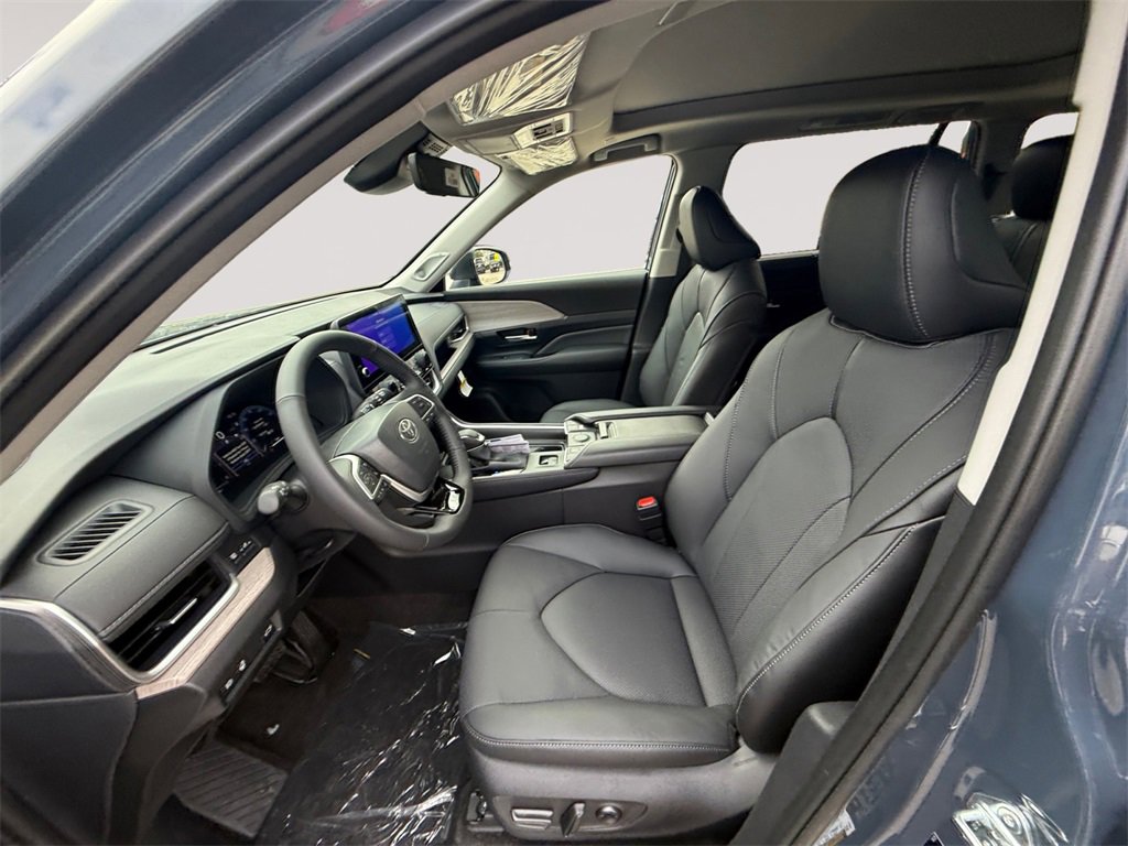 New 2026 Toyota Grand Highlander Limited image 9