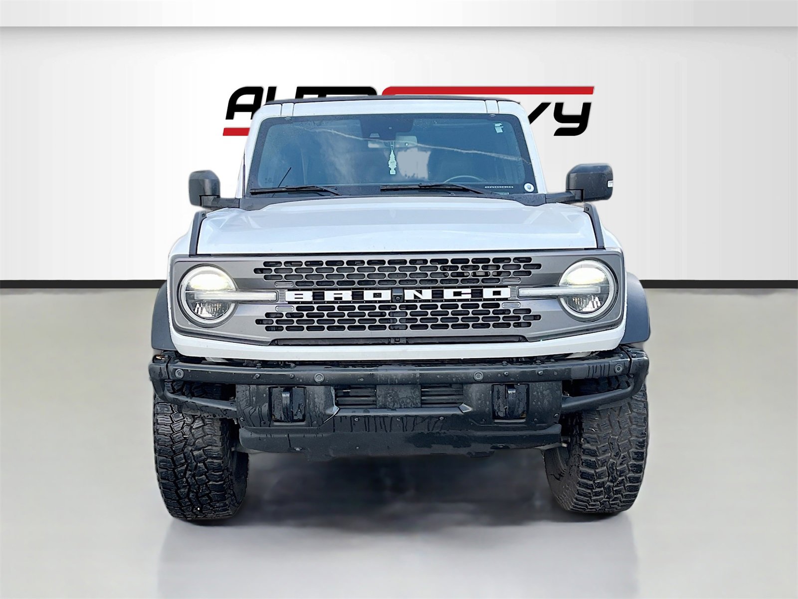 Used 2022 Ford Bronco Badlands image 2