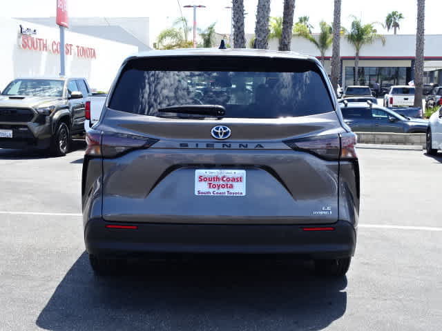 Used 2023 Toyota Sienna LE FWD image 13
