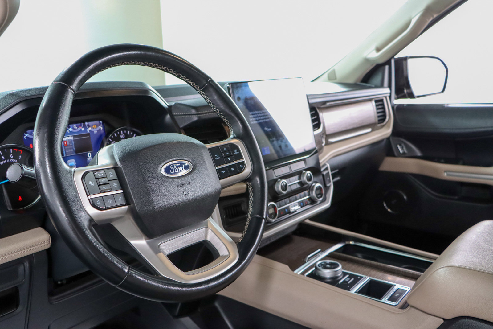 Used 2023 Ford Expedition Max Limited RWD image 24