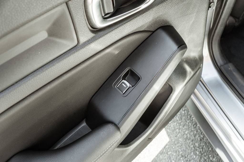Used 2024 Honda Civic EX-L image 27