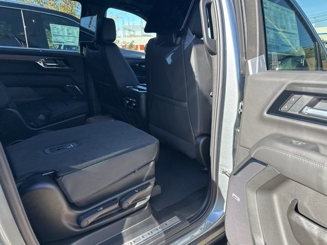 New 2026 GMC Yukon XL Denali w/ Denali Reserve Package image 24