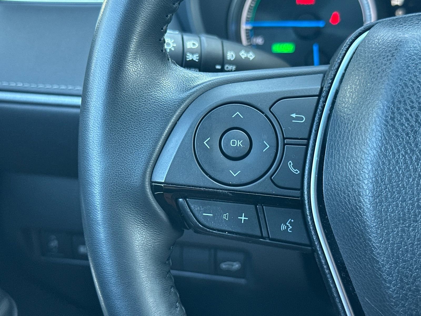 Used 2024 Toyota Venza XLE AWD/4WD image 25