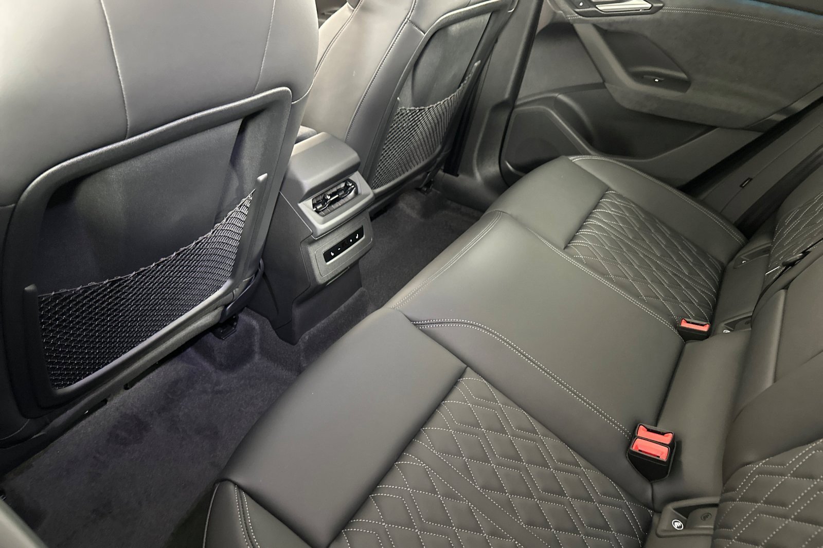 New 2025 Audi SQ6 e-tron Premium Plus AWD/4WD image 11