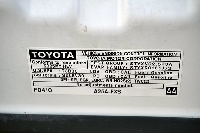 Used 2025 Toyota Camry SE FWD image 35