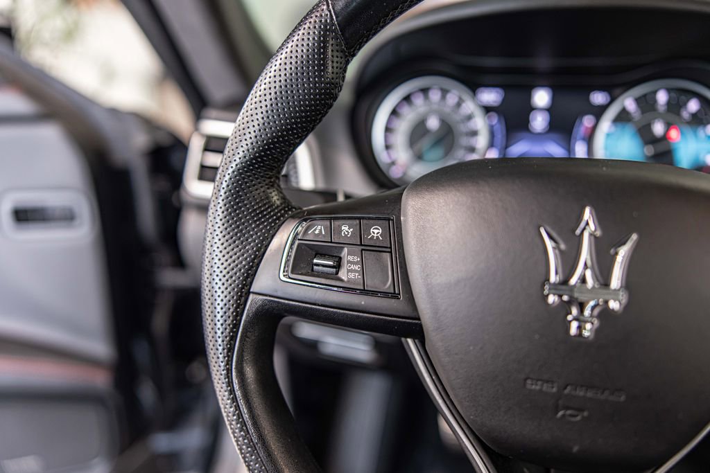Used 2021 Maserati Ghibli RWD image 25