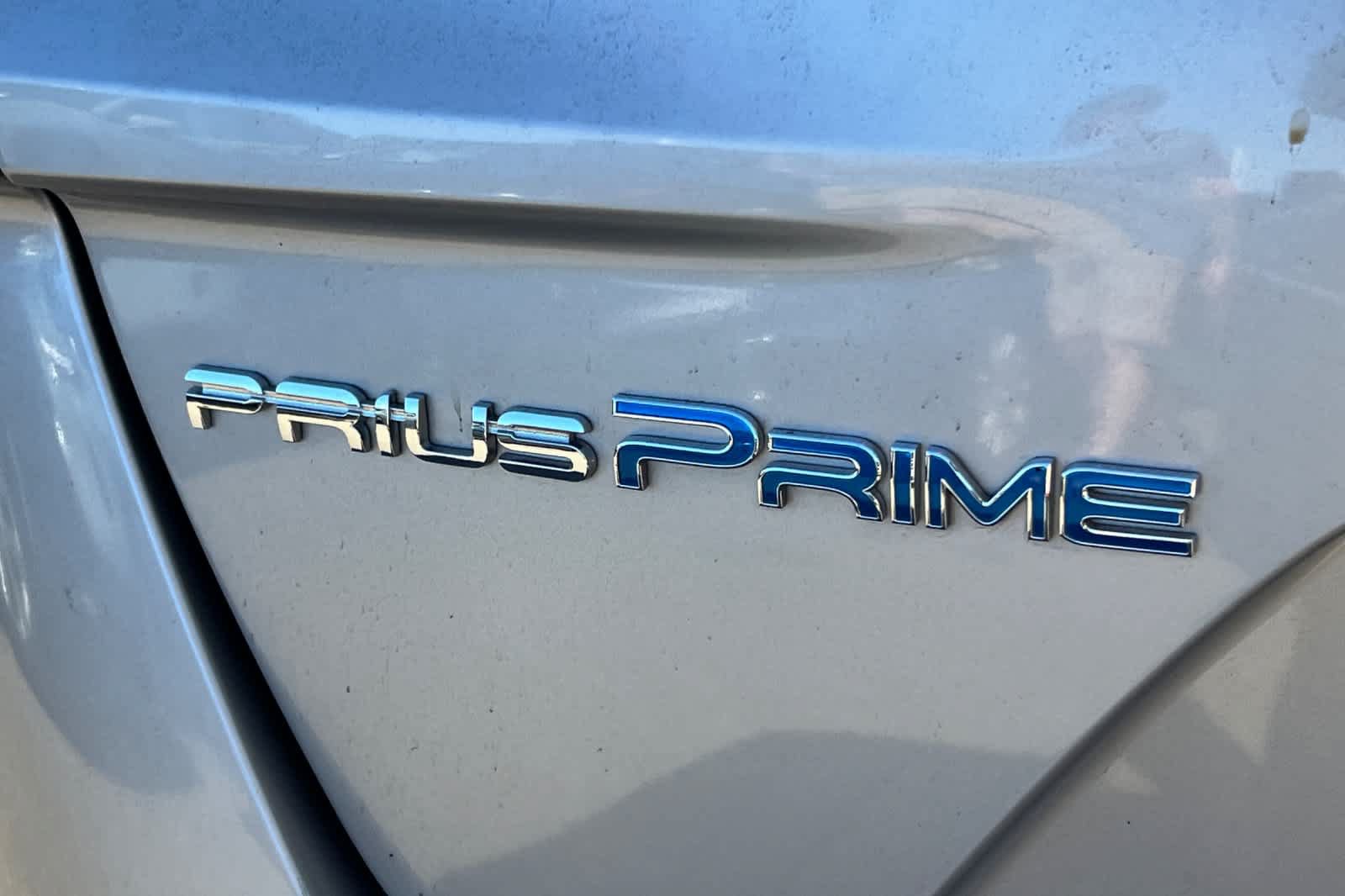Used 2017 Toyota Prius Prime Advanced w/ Carpet Mat Package FWD image 21