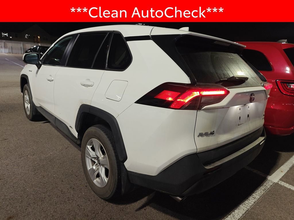Used 2021 Toyota RAV4 XLE w/ XLE Grade Weather Package image 4
