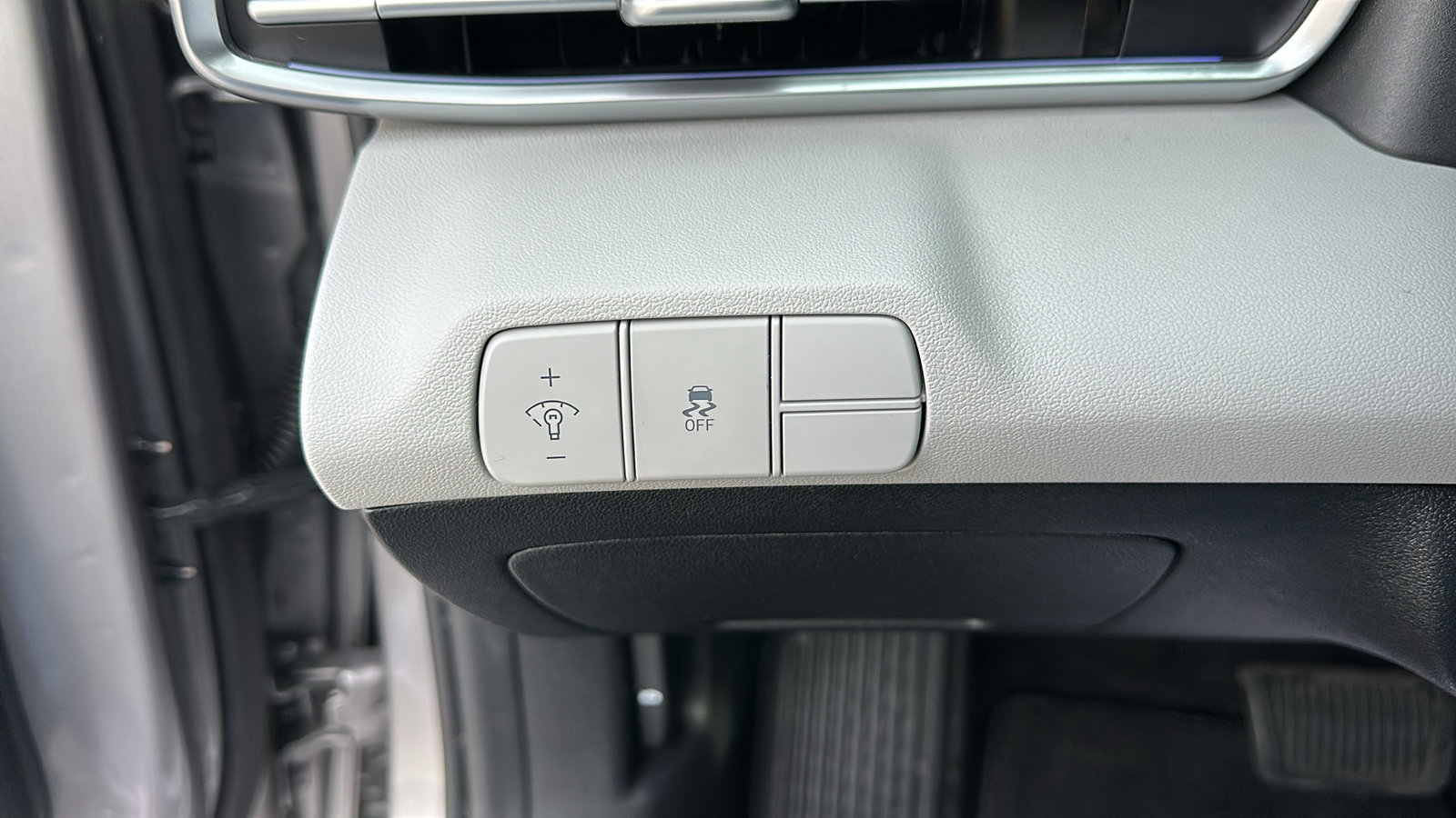 Used 2024 Hyundai Elantra Limited image 14