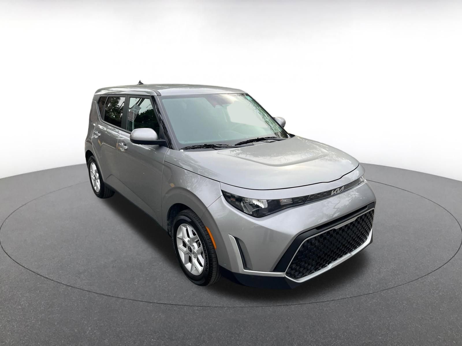 Used 2025 Kia Soul LX w/ LX Technology Package image 1