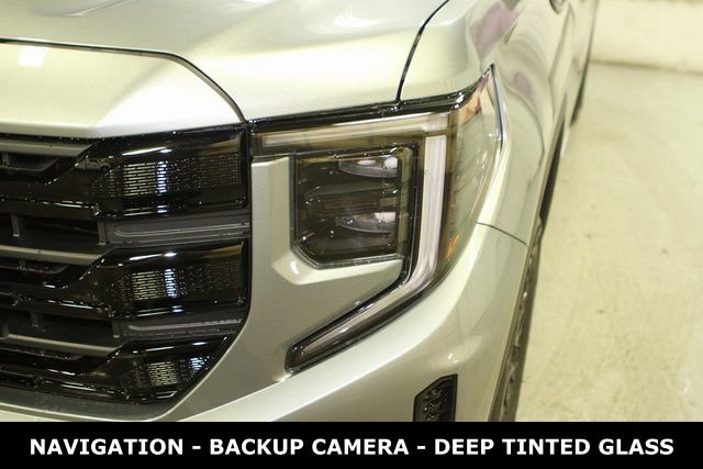 New 2025 GMC Sierra 1500 Elevation image 9