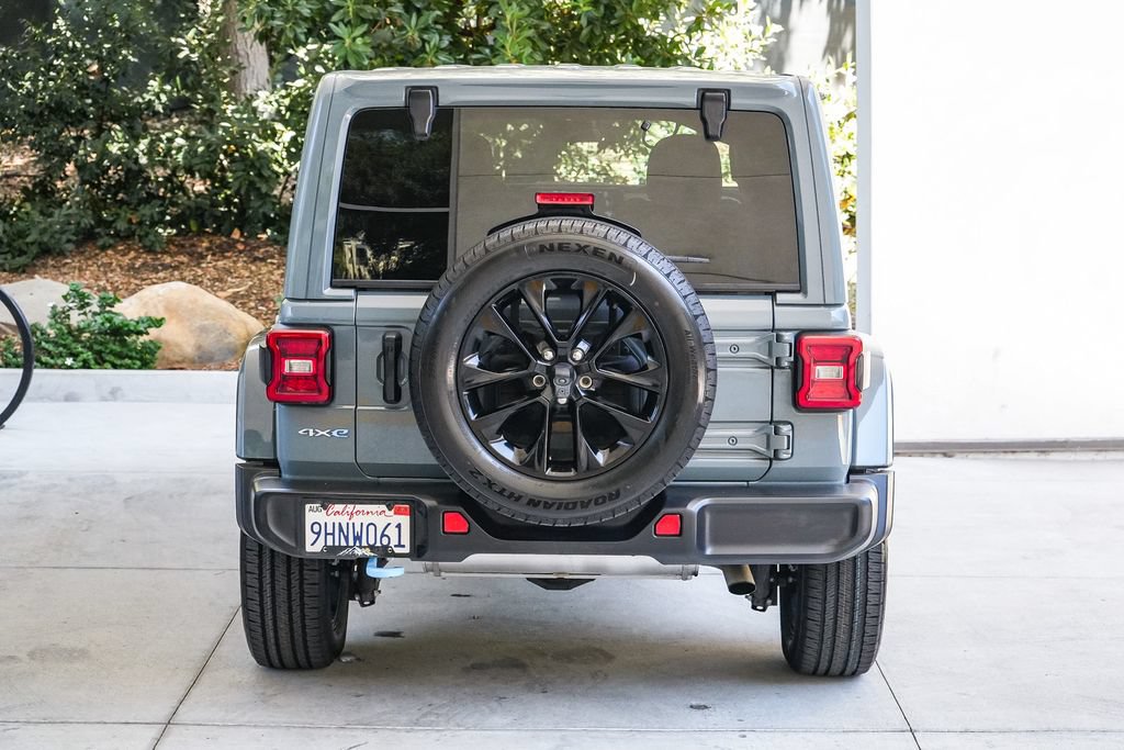 Used 2024 Jeep Wrangler Unlimited Sahara AWD/4WD image 5