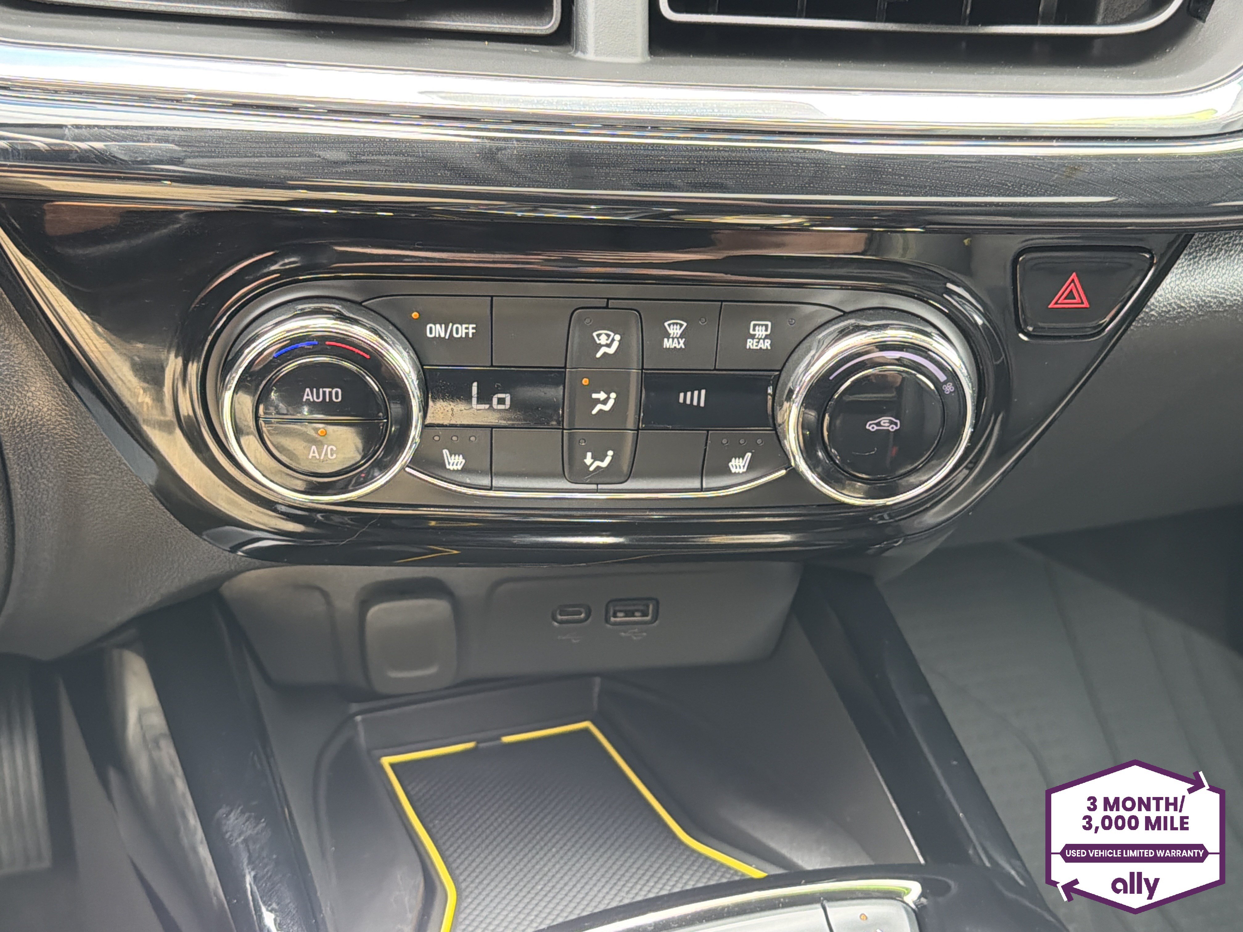 Used 2025 Chevrolet Trax ACTIV w/ Sunroof Package FWD image 23