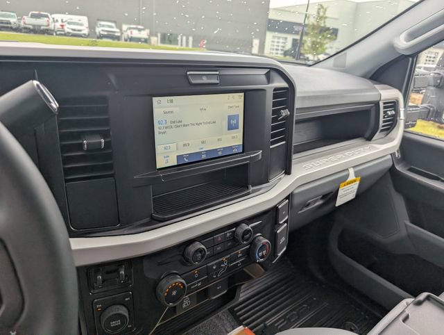 New 2026 Ford F550 4x4 Crew Cab image 21