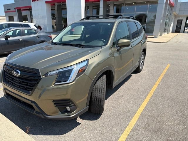Used 2024 Subaru Forester Premium AWD/4WD image 1