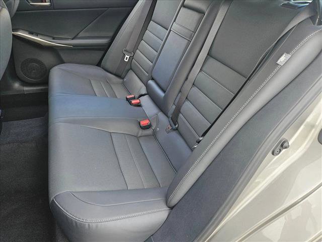 Used 2019 Lexus IS 300 AWD image 18