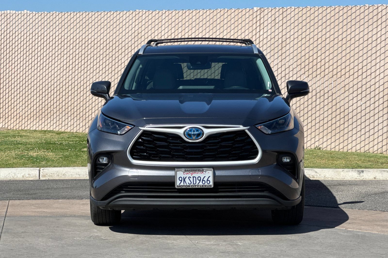 Used 2024 Toyota Highlander XLE AWD/4WD image 10