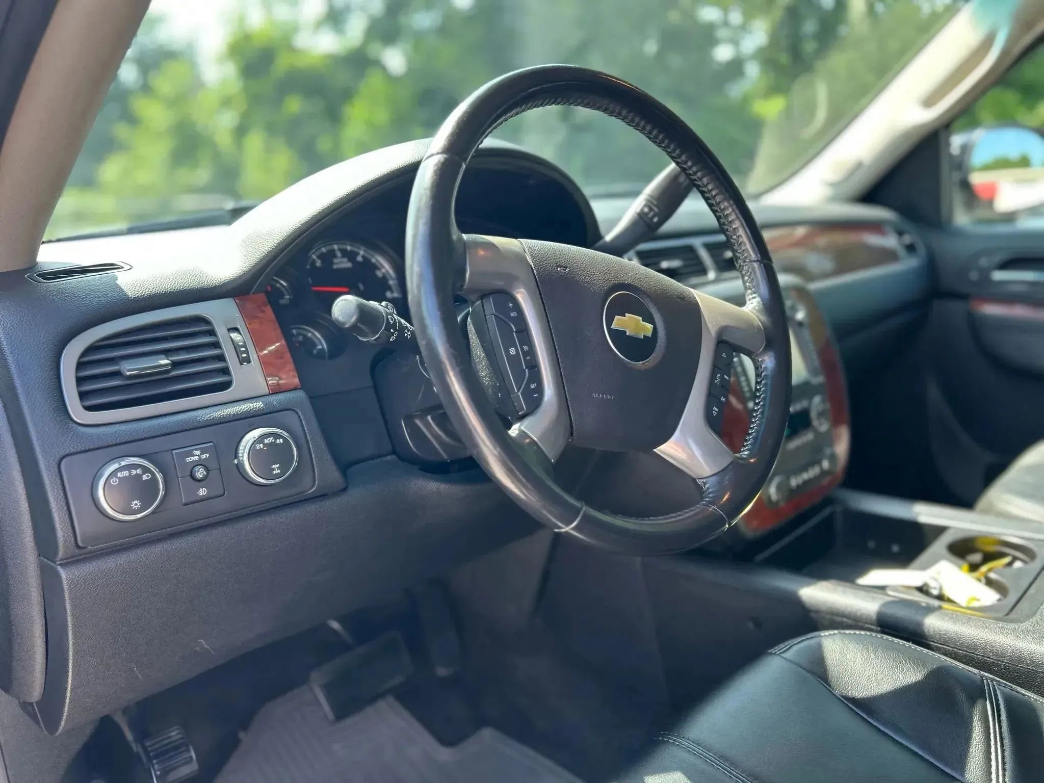 Used 2013 Chevrolet Avalanche LT AWD/4WD image 13