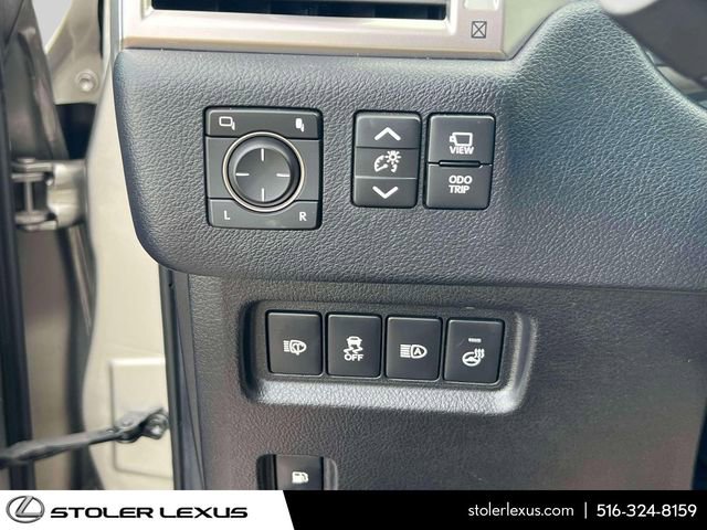Used 2023 Lexus GX 460 Luxury w/ Sport Design Package AWD/4WD image 24