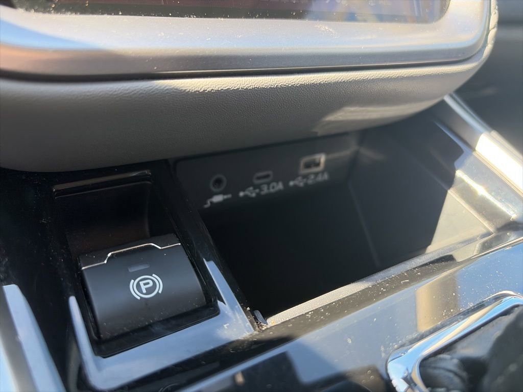 Used 2025 Subaru Outback Premium image 17