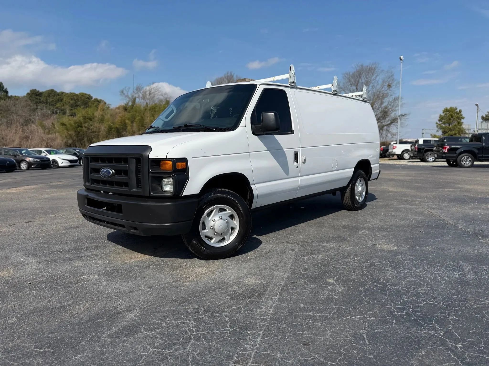 Used 2010 Ford E-250 and Econoline 250 image 3