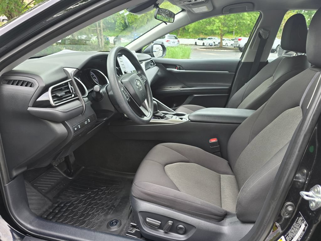 Used 2023 Toyota Camry LE AWD/4WD image 15