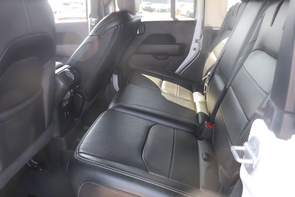 Used 2022 Jeep Wrangler Unlimited Sahara w/ Cold Weather Group AWD/4WD image 27