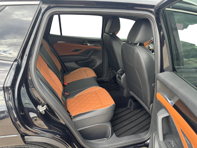 New 2026 Volkswagen Tiguan SEL R-Line AWD/4WD image 13