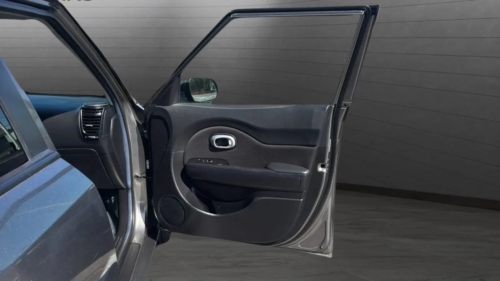 Used 2018 Kia Soul FWD image 25