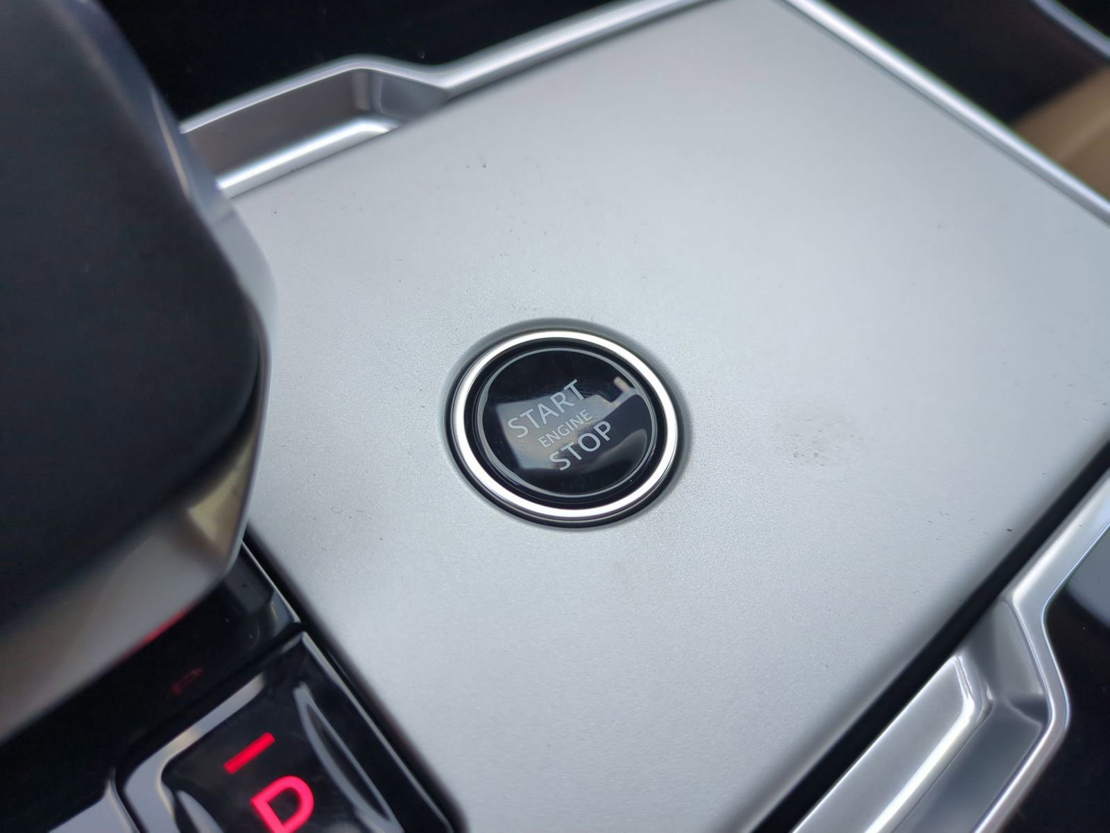 New 2026 Land Rover Range Rover SE image 23